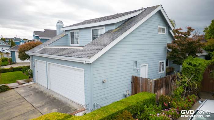 Light blue James Hardie Cedarmill Siding with HardieTrim on a home in Foster City, CA