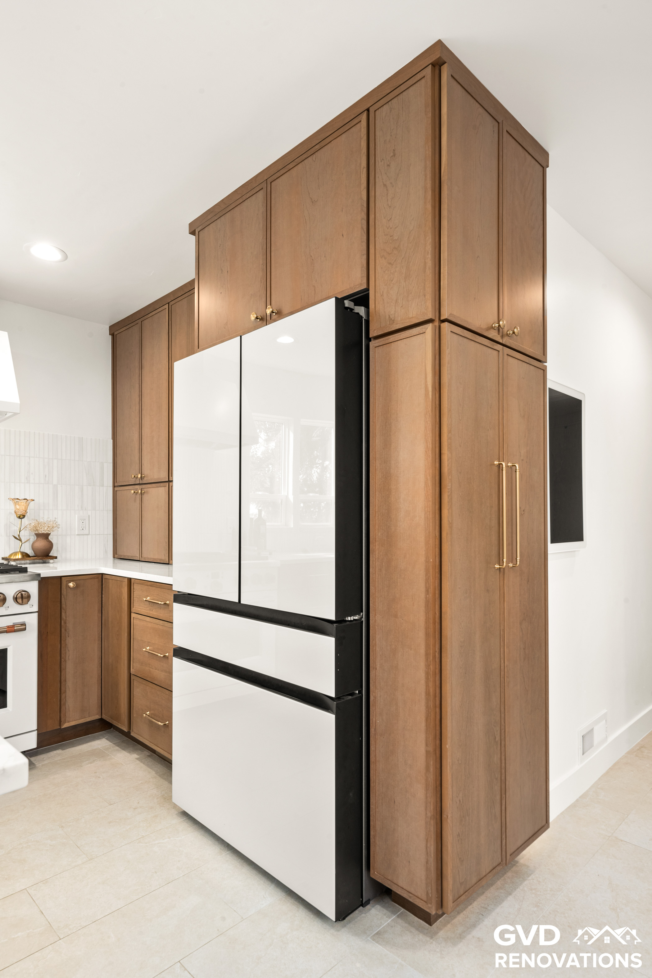 Custom Curved Kitchen Remodel