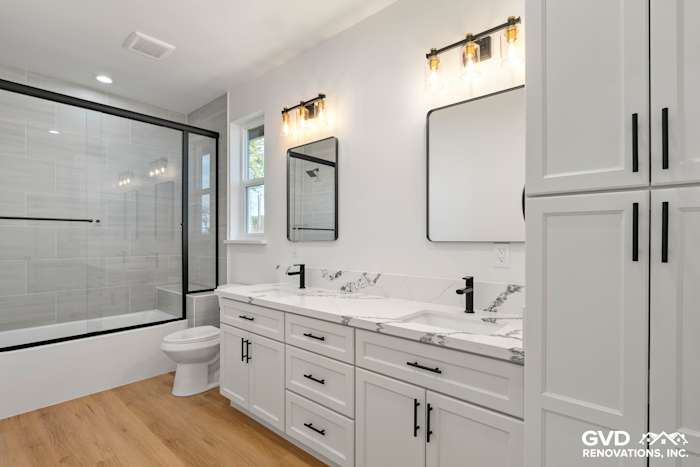 Luxurious Guest & Master Bathroom Design