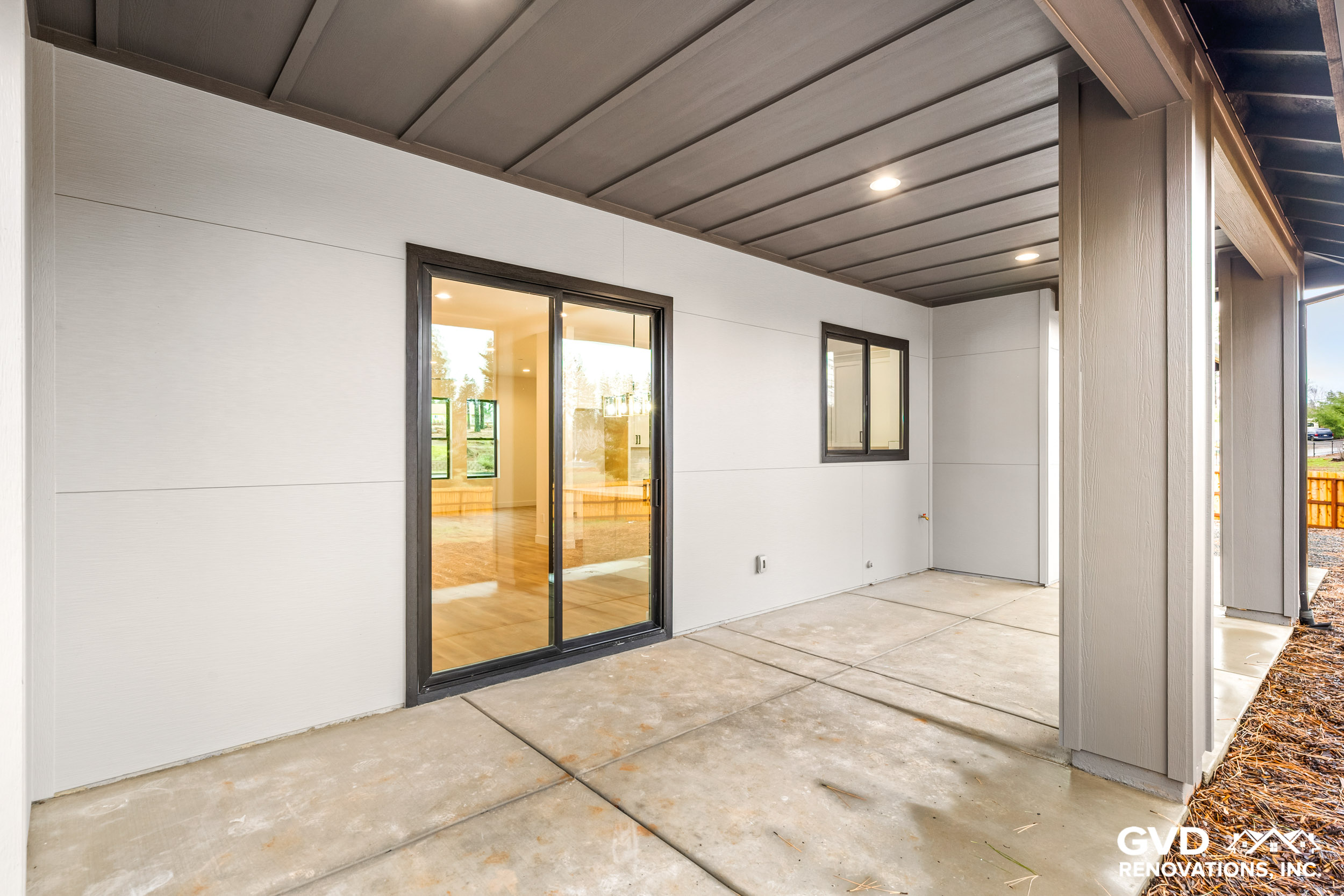 James Hardie Architectural Panels & Milgard Windows