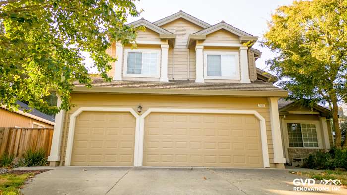 Front view of a home featuring James Hardie Khaki Brown siding and Alside vinyl windows in Santa Rosa, CA