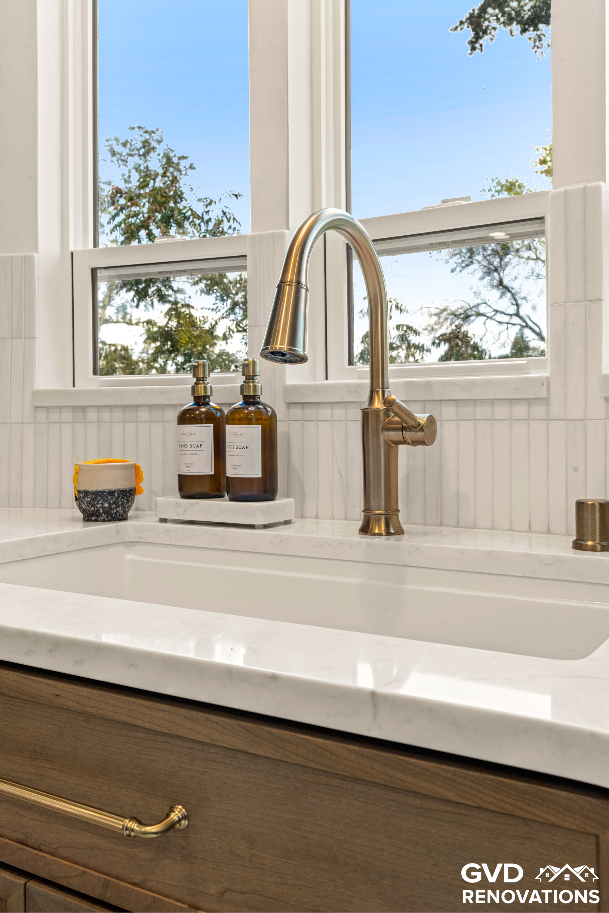 Custom Curved Kitchen Remodel