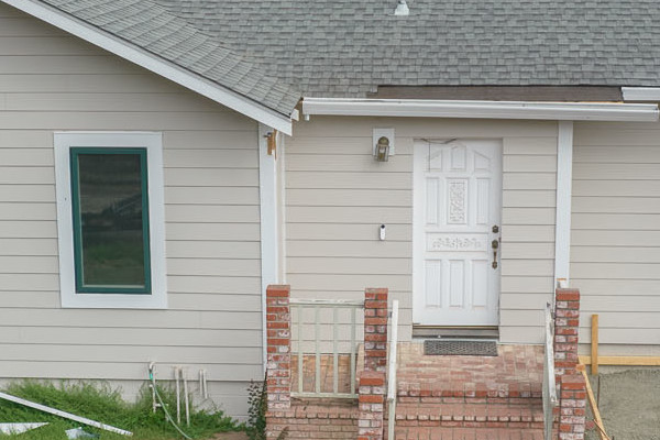 Transformed home featuring James Hardie cobblestone siding and Arctic white trim in Napa, CA