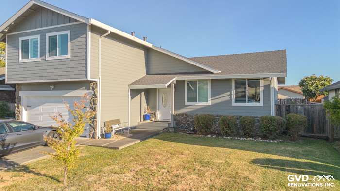 Petaluma home featuring James Hardie Gray Slate Lap Plank Siding and Arctic White Trim, enhancing curb appeal