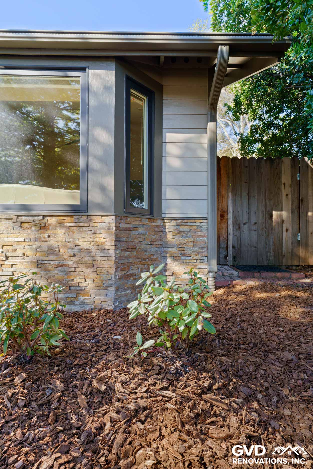 James Hardie Siding & Eldorado Stone