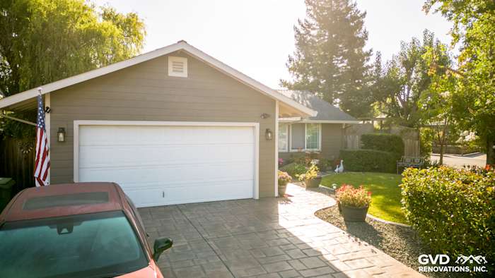 Home exterior featuring Timber Bark HardiePlank siding, Cobble Stone trim, and landscaped front yard in Rohnert Park