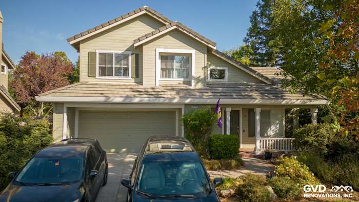 Elegant home with Evening Blue HardiePlank siding, Arctic White trim, and Milgard windows in Petaluma
