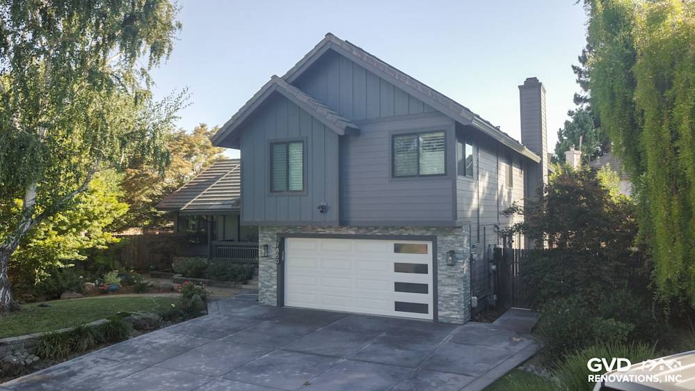 Modern Sacramento home featuring Night Gray HardiePlank siding, Iron Gray trim, and sleek stone accents