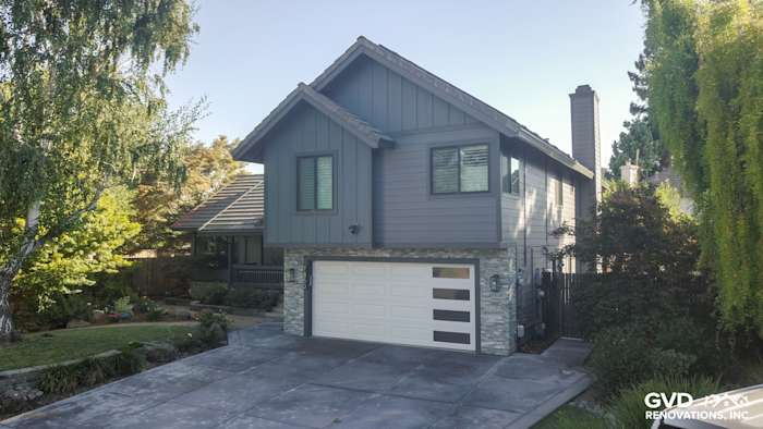 Modern Sacramento home featuring Night Gray HardiePlank siding, Iron Gray trim, and sleek stone accents