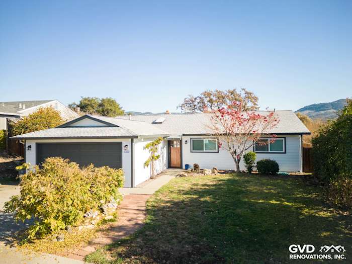 Modern Napa home with James Hardie Arctic White siding, showcasing enhanced curb appeal and clean lines