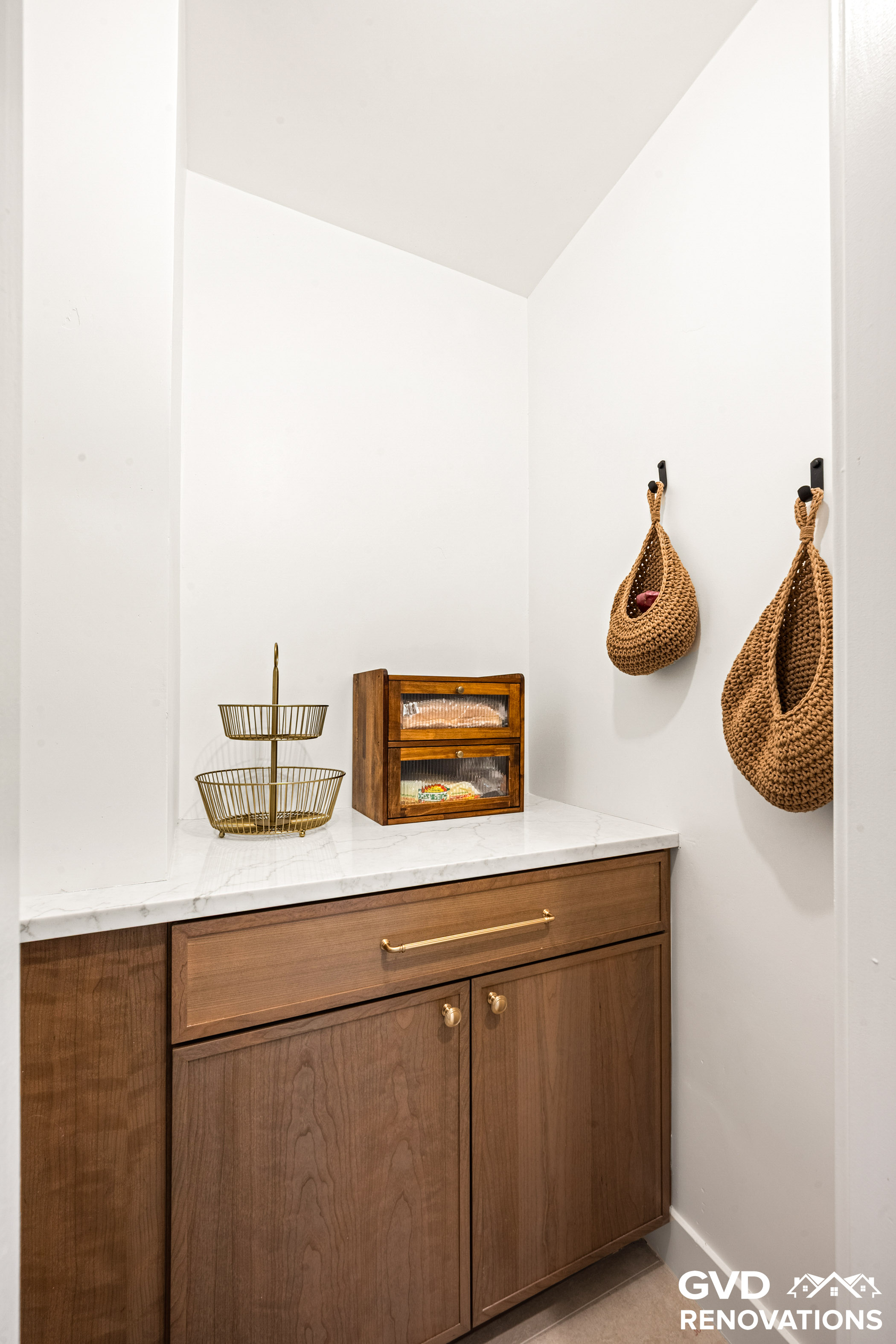Custom Curved Kitchen Remodel