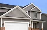 Comparing Traditional Vinyl Siding and LP® SmartSide® Engineered Wood Siding: Which is Better?