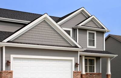 Comparing Traditional Vinyl Siding and LP® SmartSide® Engineered Wood Siding: Which is Better?