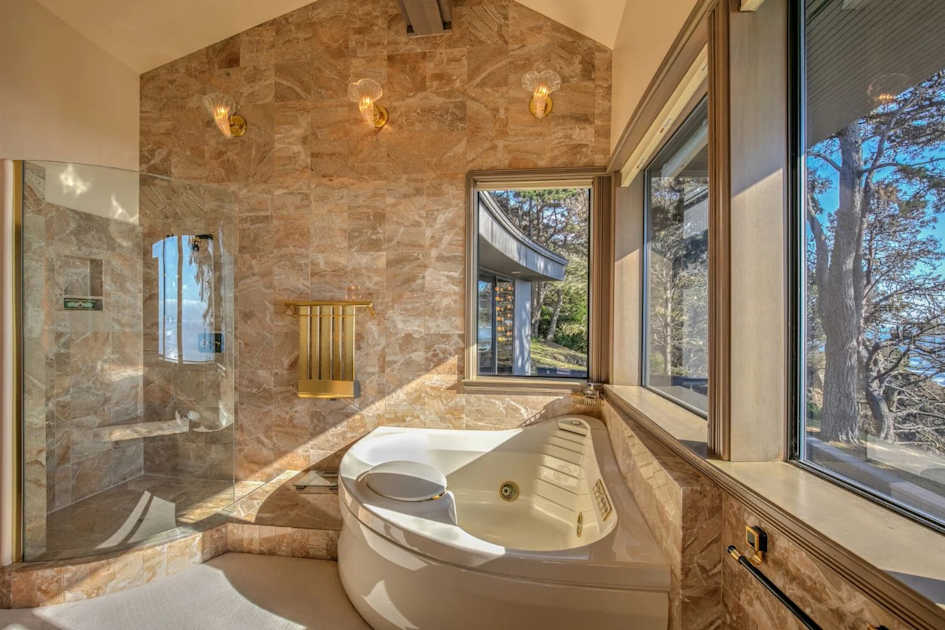 Jacuzzi Bath Remodel Cost: A Comprehensive Guide