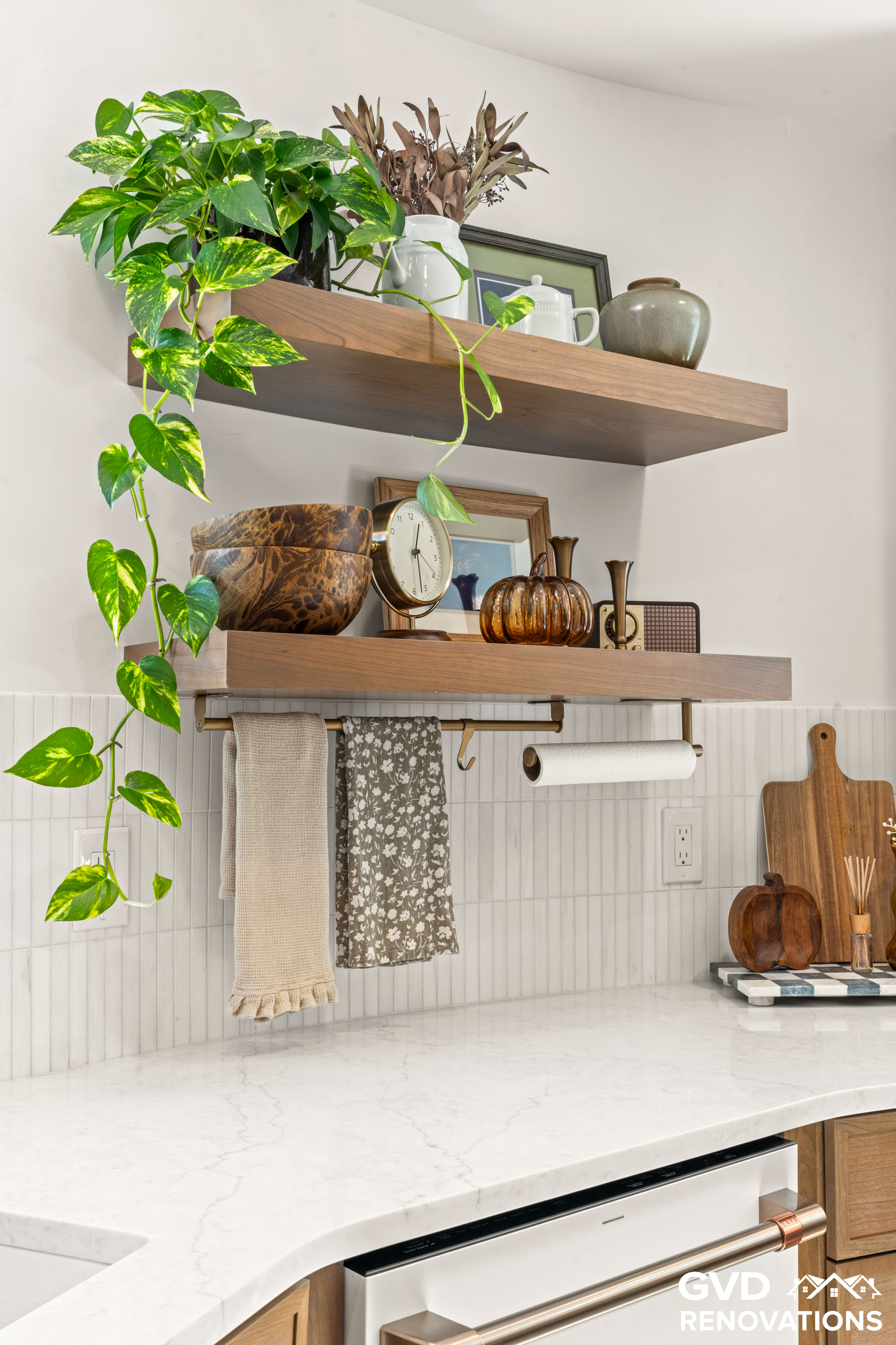 Custom Curved Kitchen Remodel