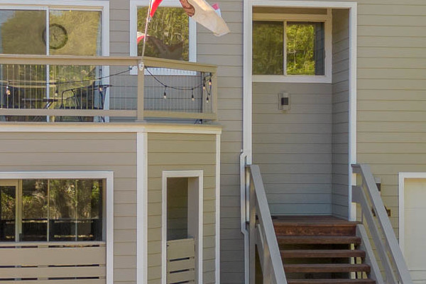Home exterior featuring James Hardie Lap Plank Siding in Monterey Taupe with Arctic White trim in San Rafael, CA