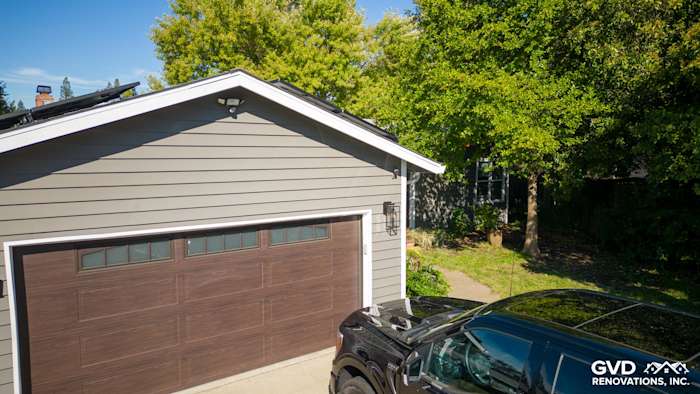 New Alside Prodigy Vinyl Siding in light gray paired with Milgard Windows on home exterior in Carmichael, CA