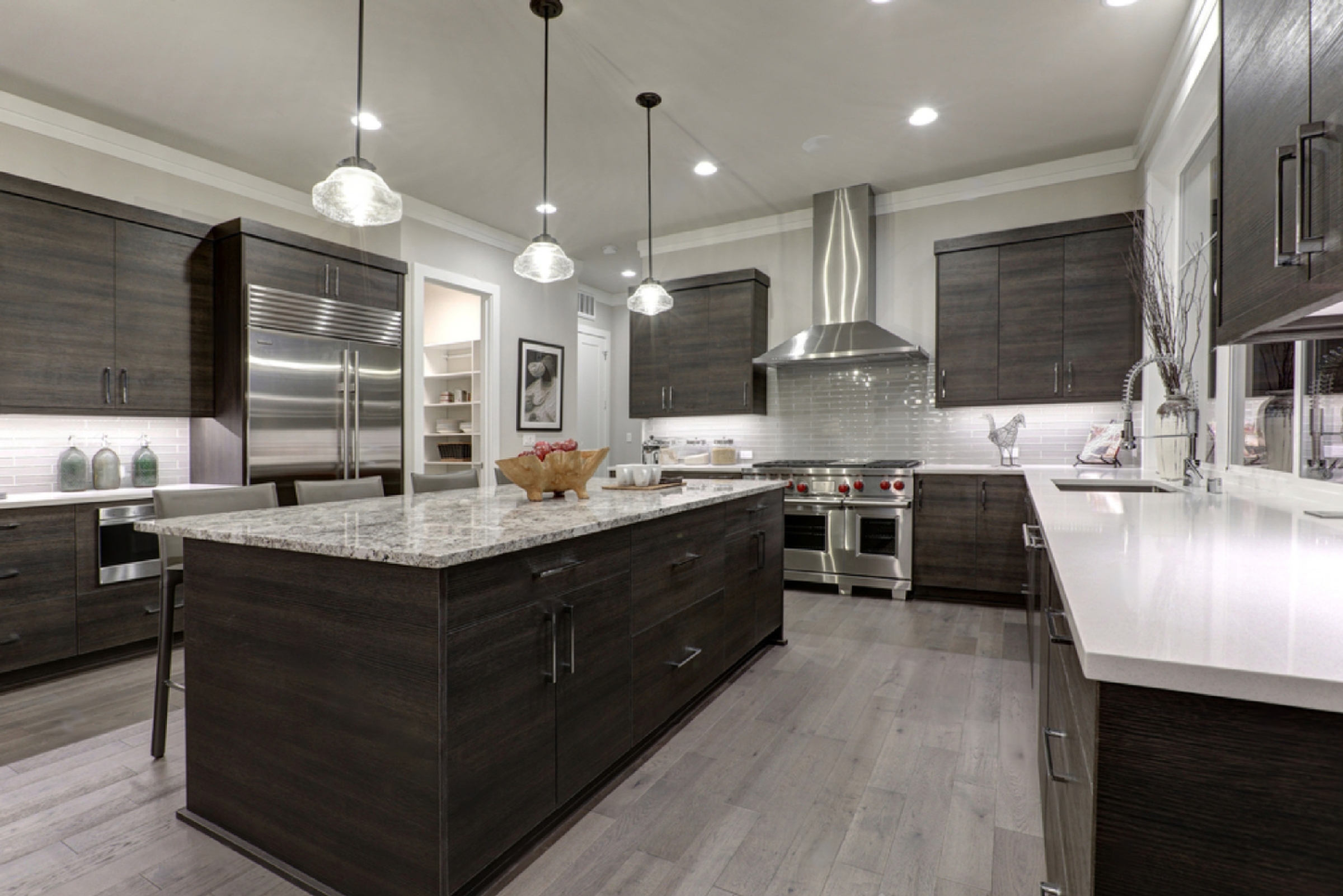 Should You Reface or Remodel Your Kitchen?