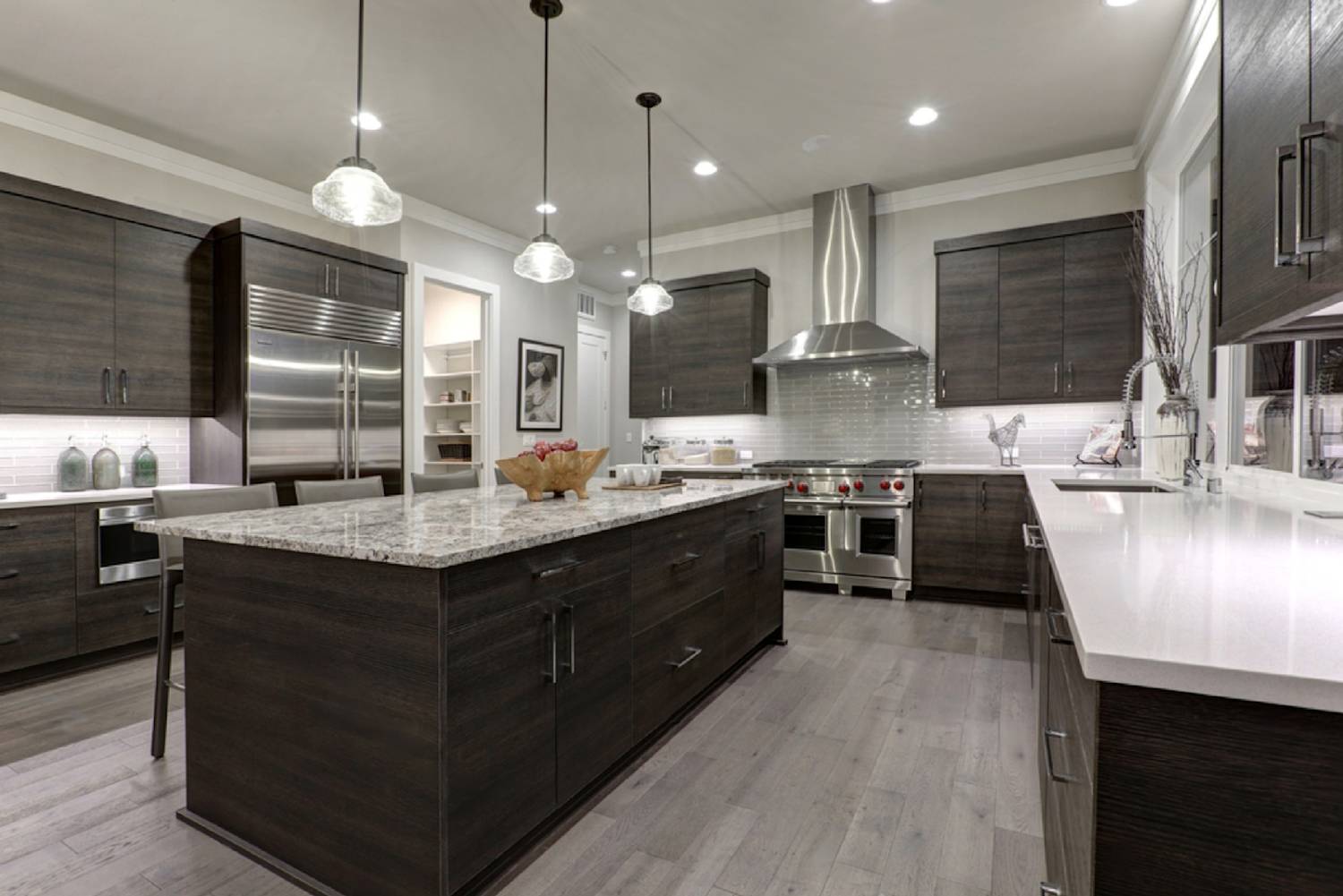 Should You Reface or Remodel Your Kitchen?