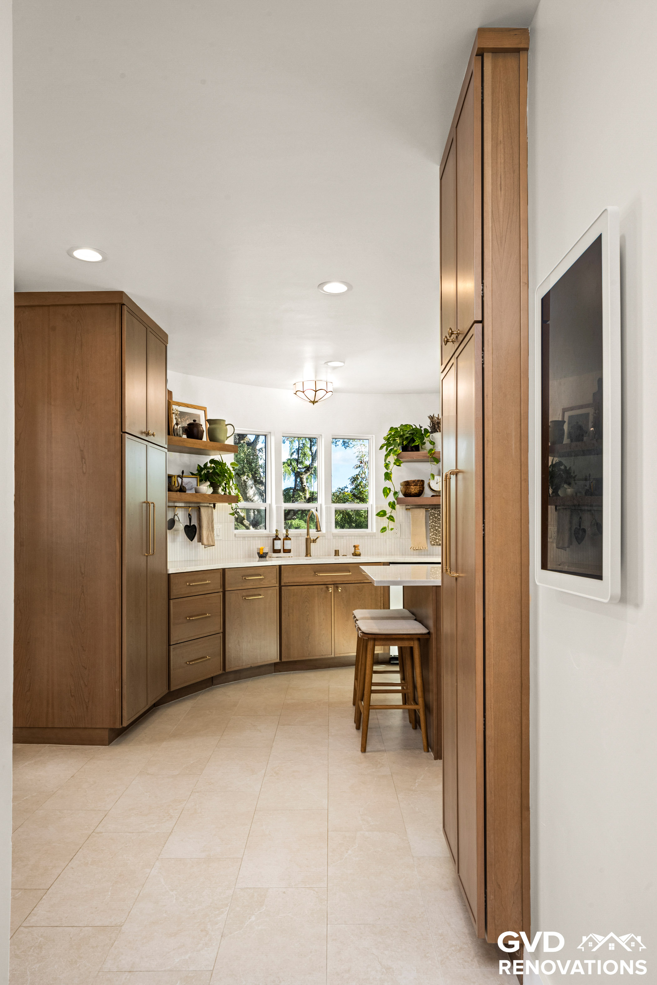 Custom Curved Kitchen Remodel