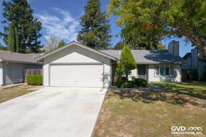 Home exterior featuring James Hardie siding and Anlin Catalina windows in Sacramento, showcasing a modern aesthetic with