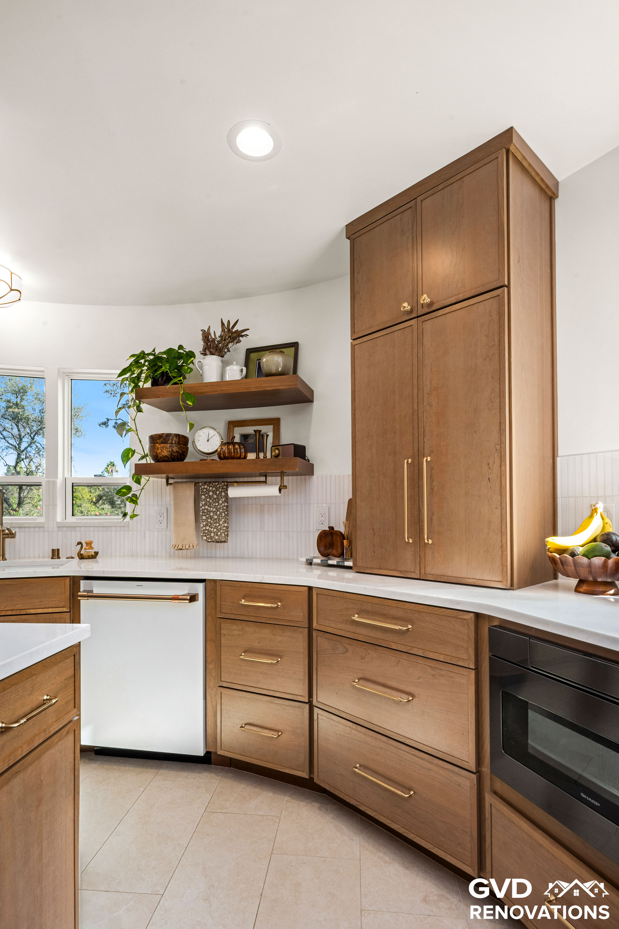 Custom Curved Kitchen Remodel