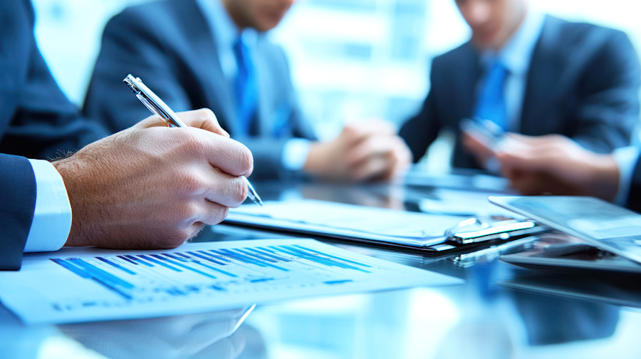 Government in discussions over financial reports