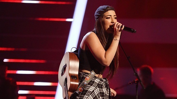 Lauz performs 'A Little Less Conversation' | The Voice