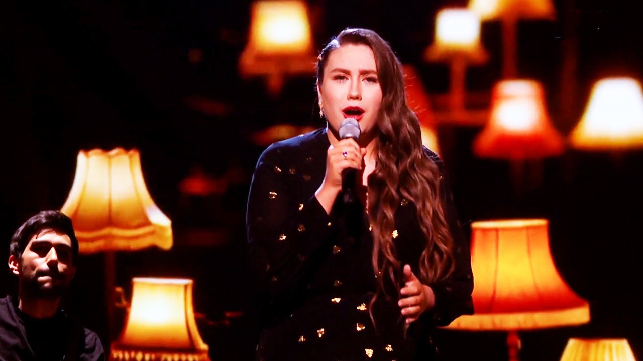 Grace Holden performs 'Before You Go' | The Voice