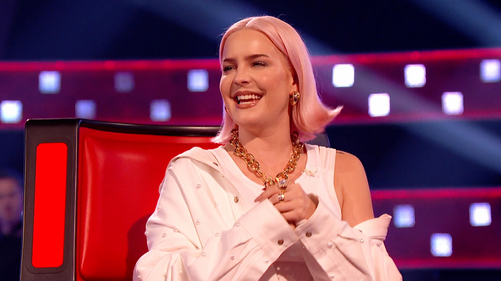 Anne-Marie performs '2002' | The Voice