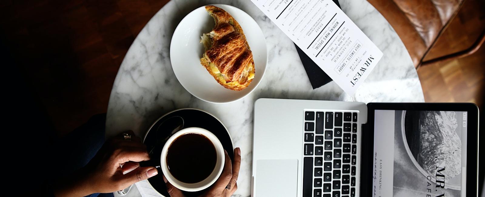 How To Make Your First Sales Online