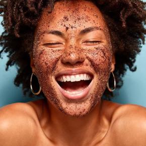 Clear Skin, Naturally: A Guide to Treating Hyperpigmentation the Natural Way