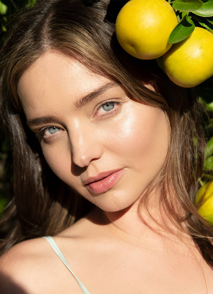 5 In 5 With Miranda Kerr - The Australian Model Shares Her Essentials For  Glowing Summer Skin