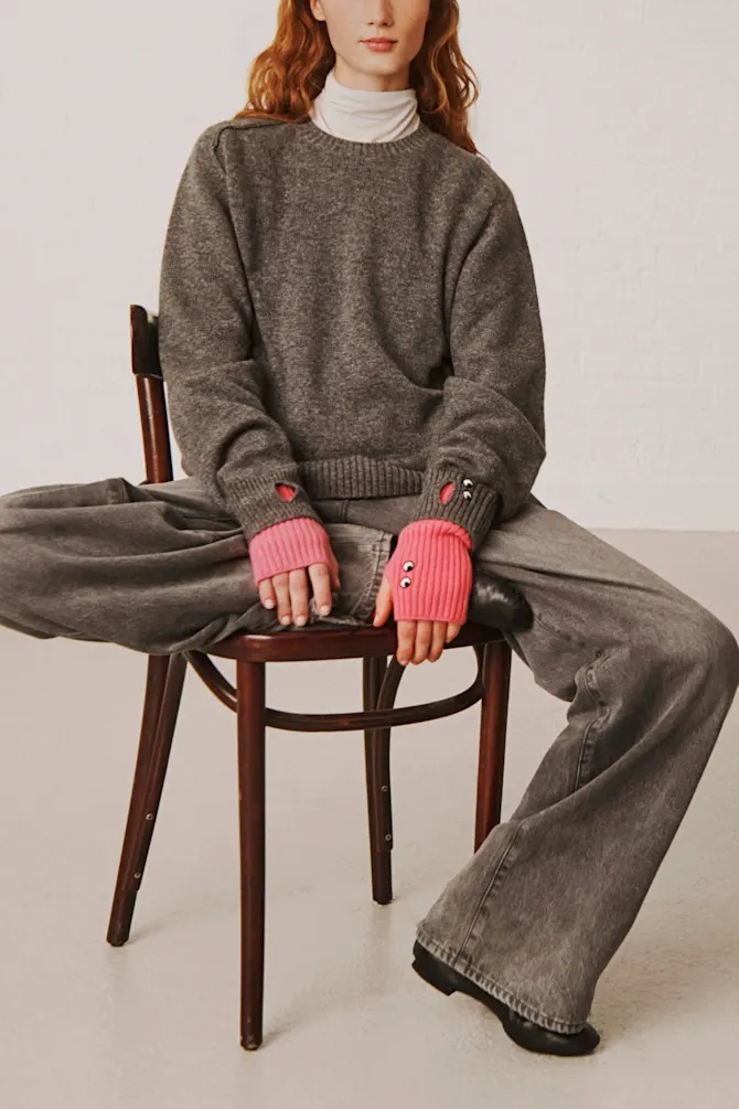 Uniqlo x Anya Hindmarch Collection: Cashmere & Winter Layers 