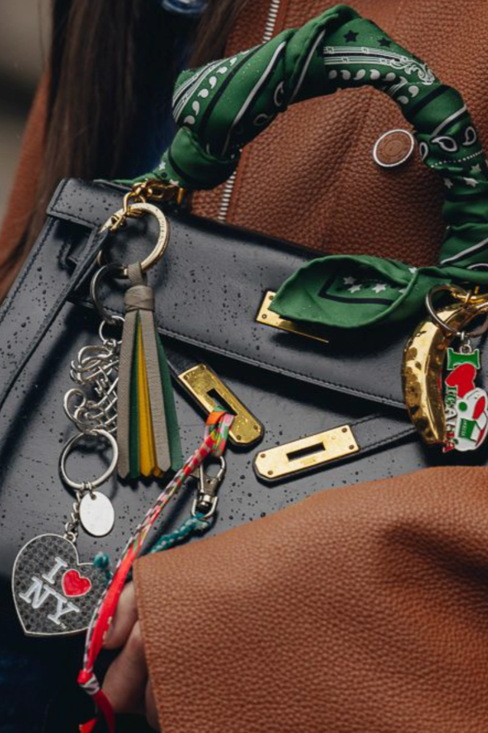 （セレブ御用達）The Row Dante レザークラッチバッグ The Row Dante Black Leather Clutch Bag | Wardrobe Icons