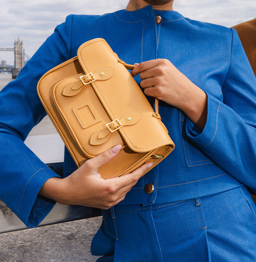 新品　Cambridge Satchel ライトブルー メッセンジャーバッグ 新品 Cambridge Satchel ライトブルー メッセンジャーバッグ