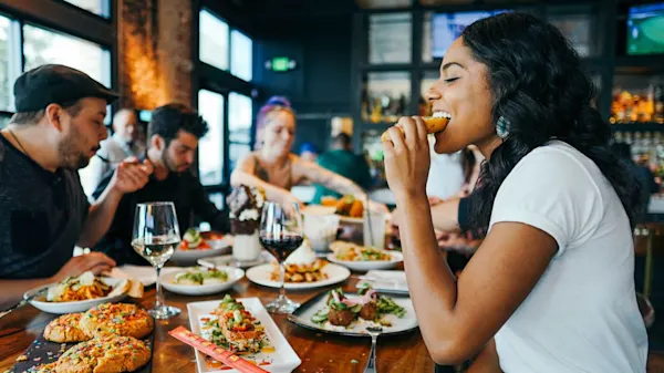 Main image for: Eight Tips to Enjoy Dining Out While Losing Weight