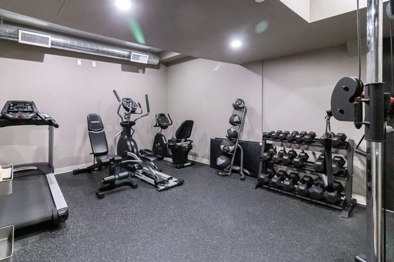 209-690 King St W fitness room and gym