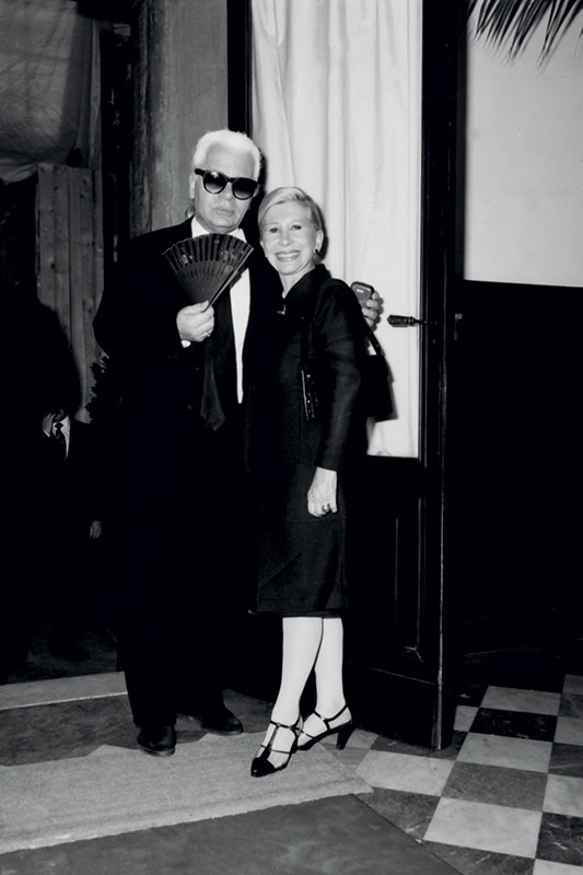 Anna Fendi, a life dedicated to fashion and the meeting with Karl