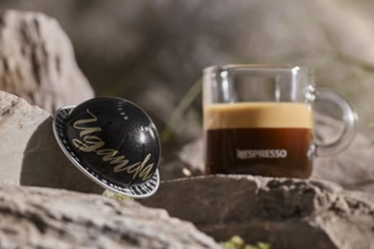 Sfeerfoto Nespresso Vertuo AMAHA awe Uganda Koffiecup