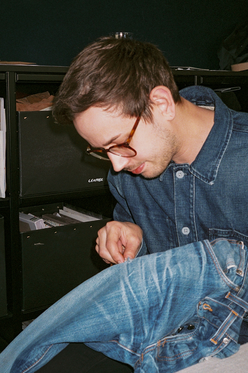 How to repair your jeans using a Nudie Jeans repair kit. Nudie Jeans