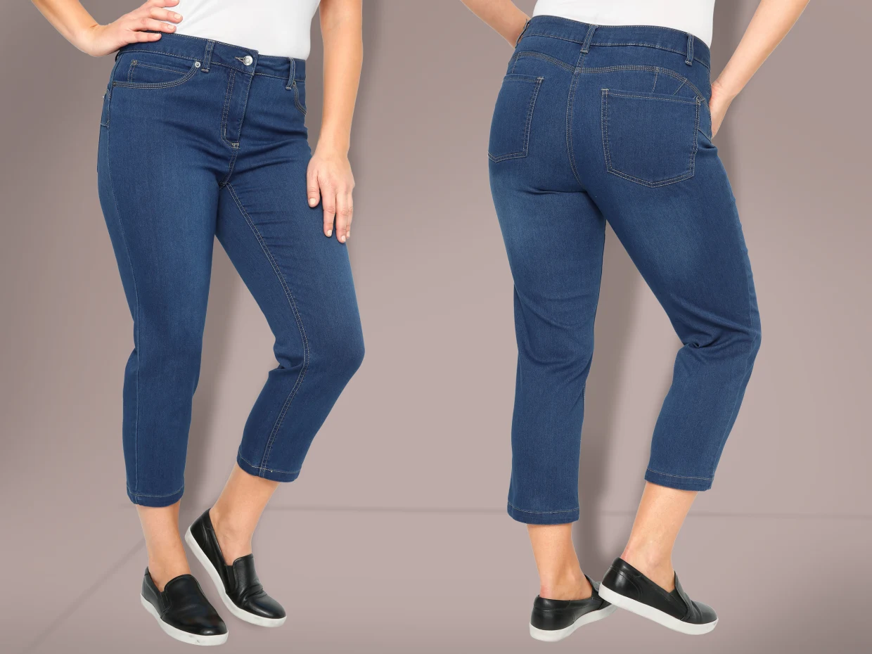 Damen-Jeans in Dunkelblau mit 7/8-Länge, Vorder- und Rückansicht, kombiniert mit schwarzen Slippern. Damen-Jeans in Dunkelblau mit 7/8-Länge, Vorder- und Rückansicht, kombiniert mit schwarzen Slippern.