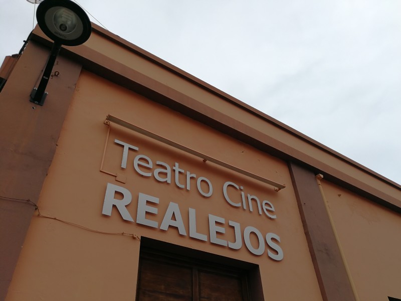 Front with letters of Cine Teatro Realejos