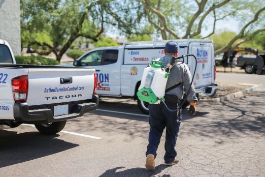 10 Must-Listen Pest Control Business Podcasts Featured Image