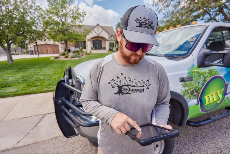 Lawn Care Facebook Ads (Maximize Customer Reach)