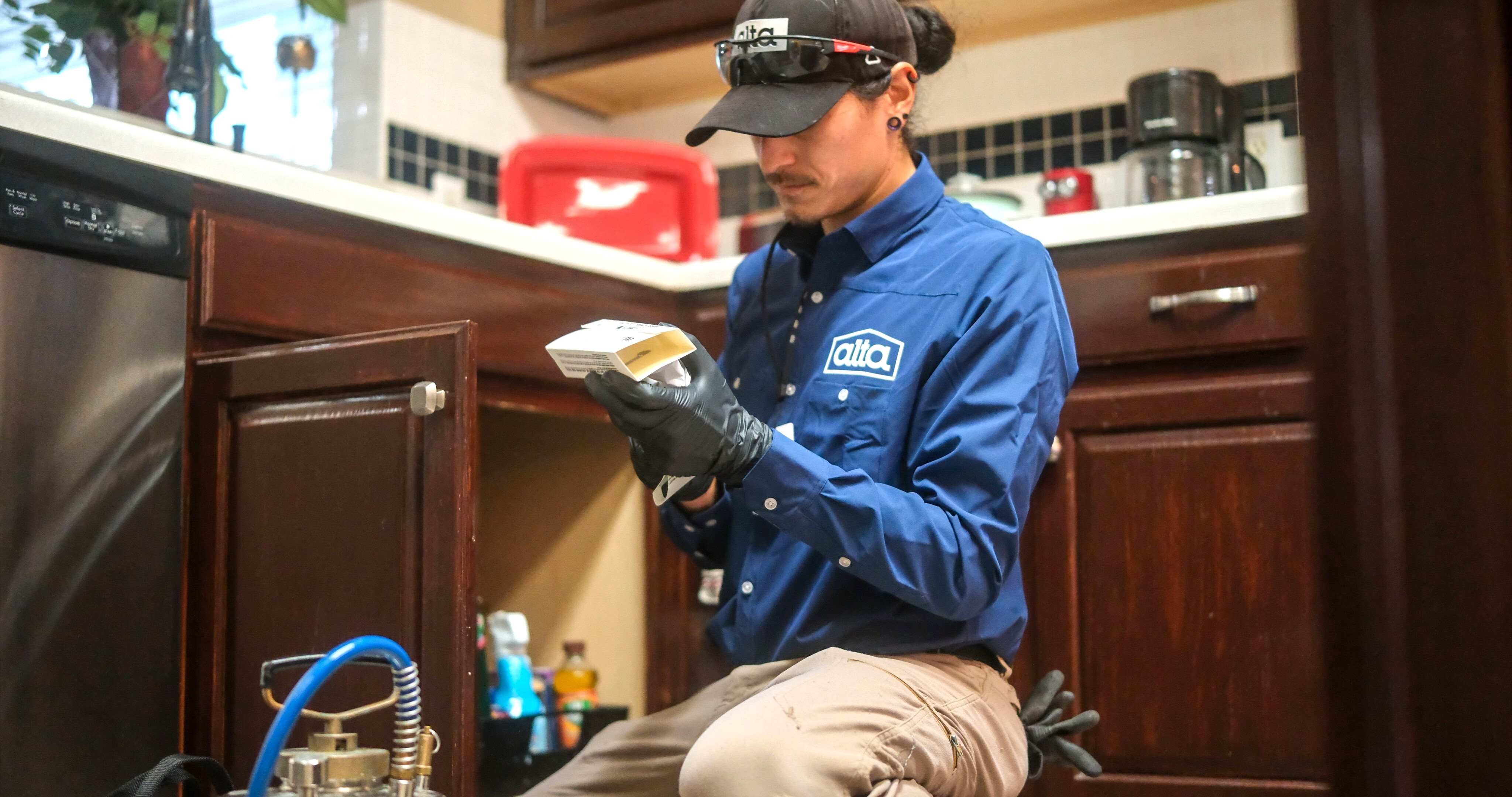 Blog: big pest control companies featured image Alta