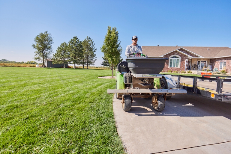 Local Lawn Mowing Services Los Angeles County thumbnail