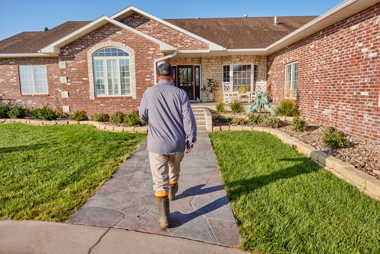 Lawn Care vs. Maintenance: Which Should Your Business Focus On Featured Image