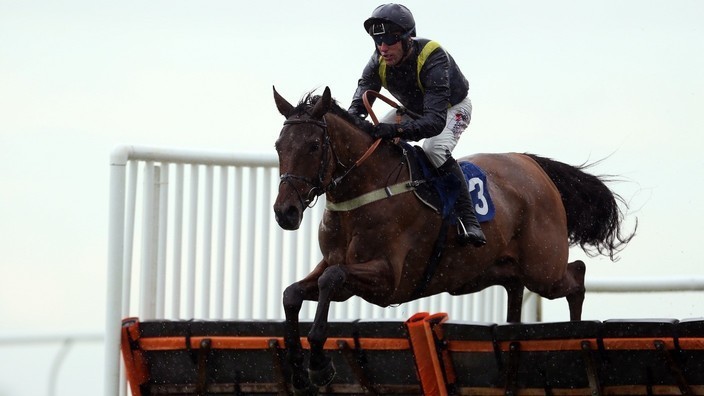 Fiddlerontheroof dominates the Unibet Tolworth Novices' Hurdle | Racing