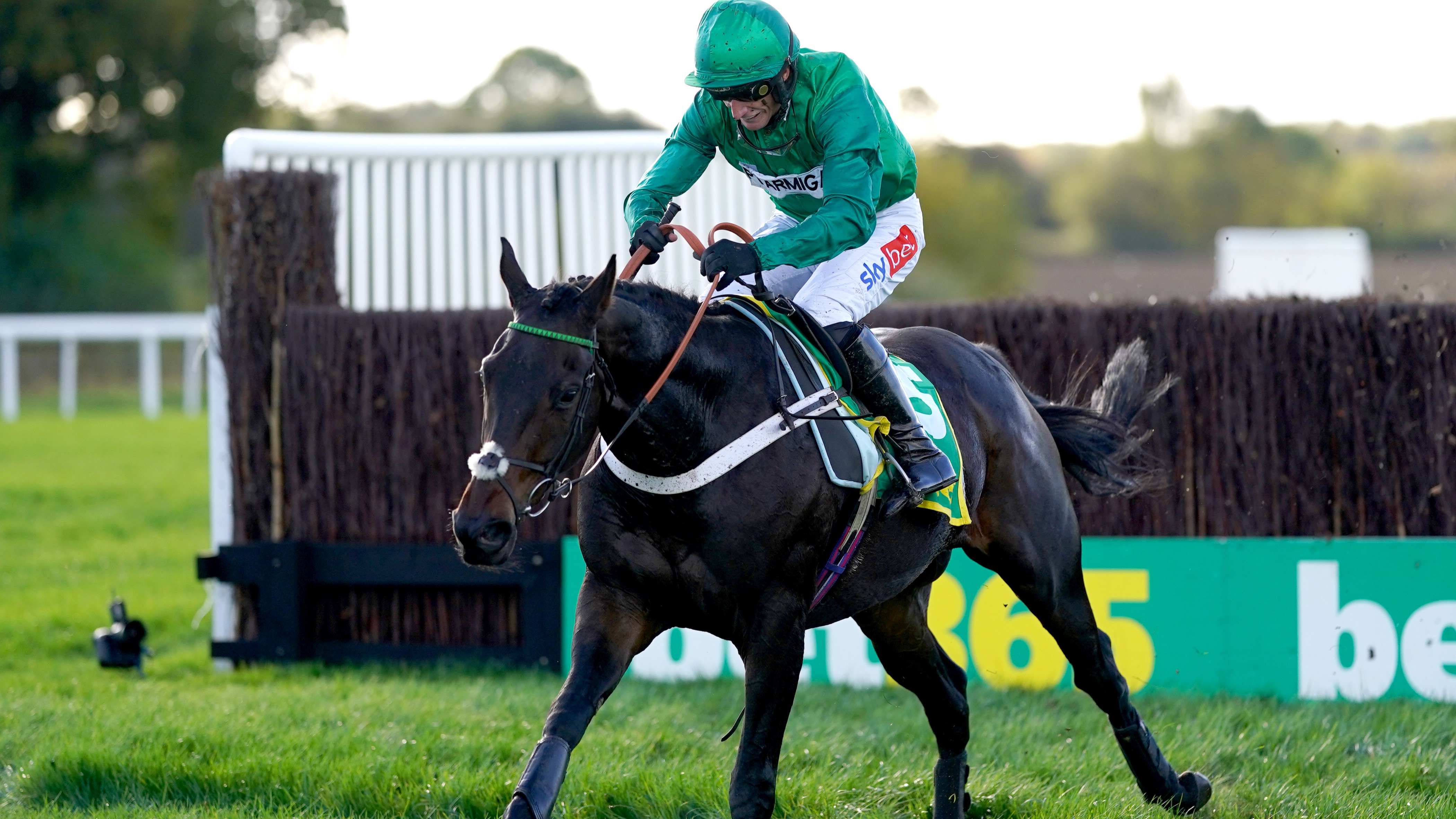 Fusil Raffles takes a dramatic Charlie Hall | Racing